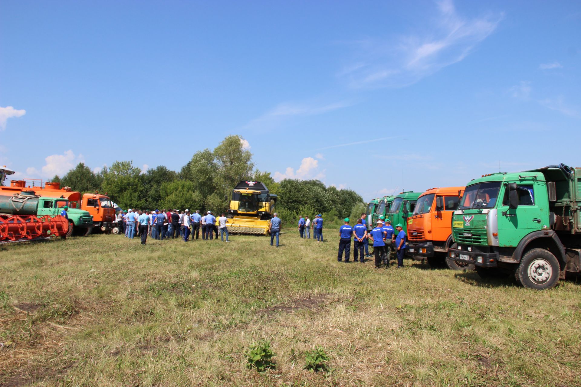 В Тетюшском районе на базе ООО «Содружество» состоялся Республиканский семинар-совещание по организации уборочных работ и обеспечению сохранности урожая зерновых