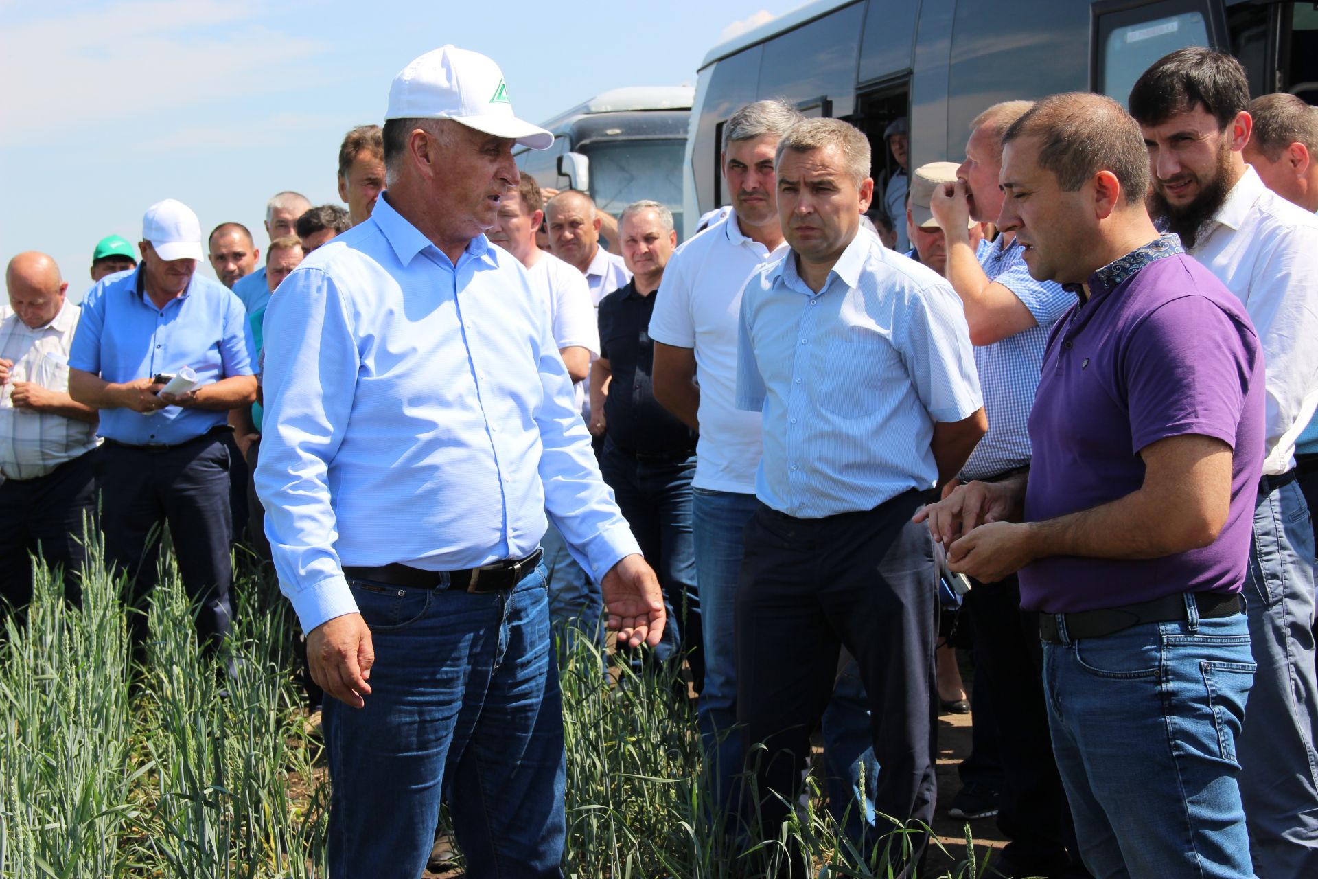 В Тетюшском районе на базе ООО «Содружество» состоялся Республиканский семинар-совещание по организации уборочных работ и обеспечению сохранности урожая зерновых