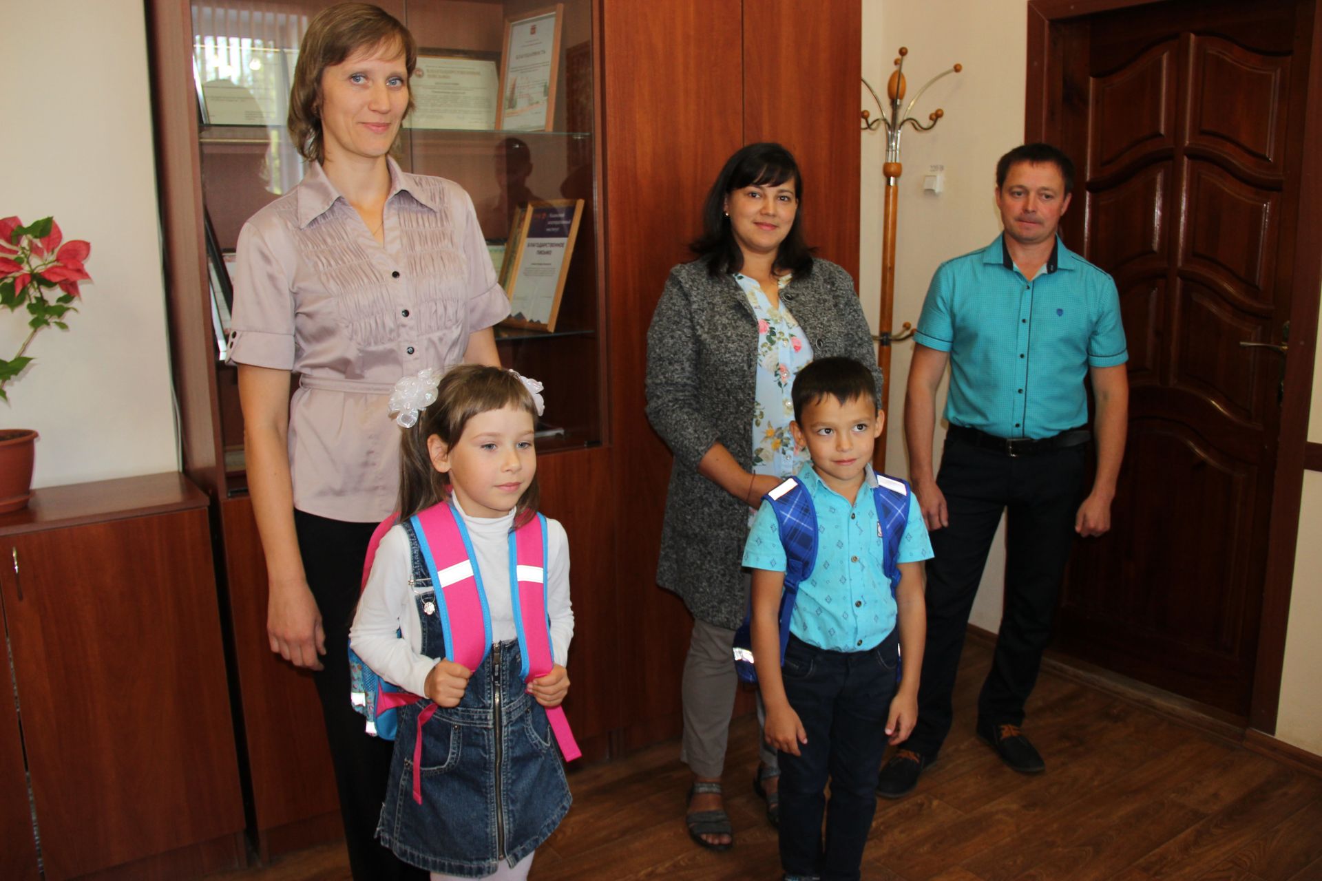 В Тетюшском сельскохозяйственном техникуме состоялось вручение портфелей первоклассникам