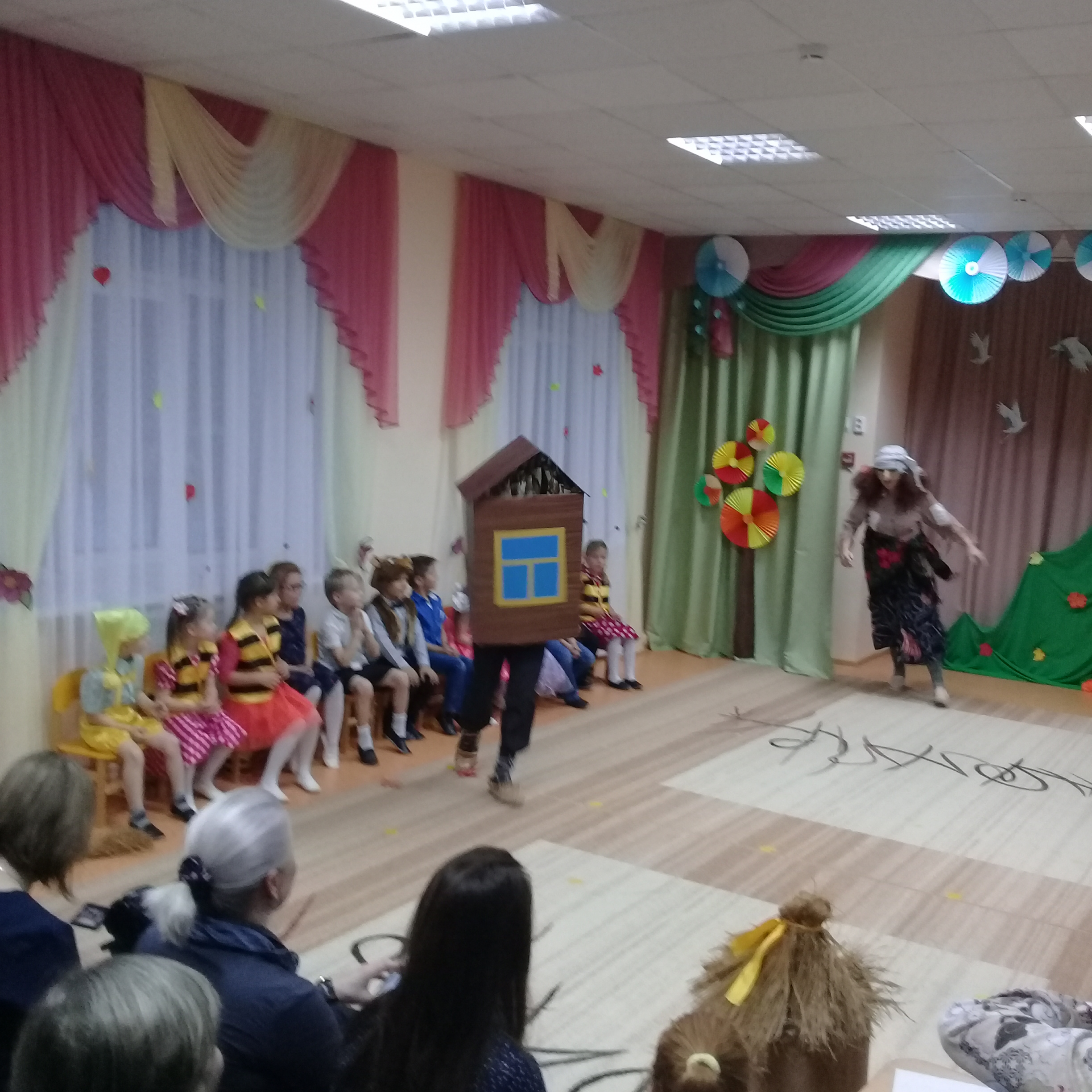 30-31 октября в детском саду «Берёзка» прошли  осенние утренники