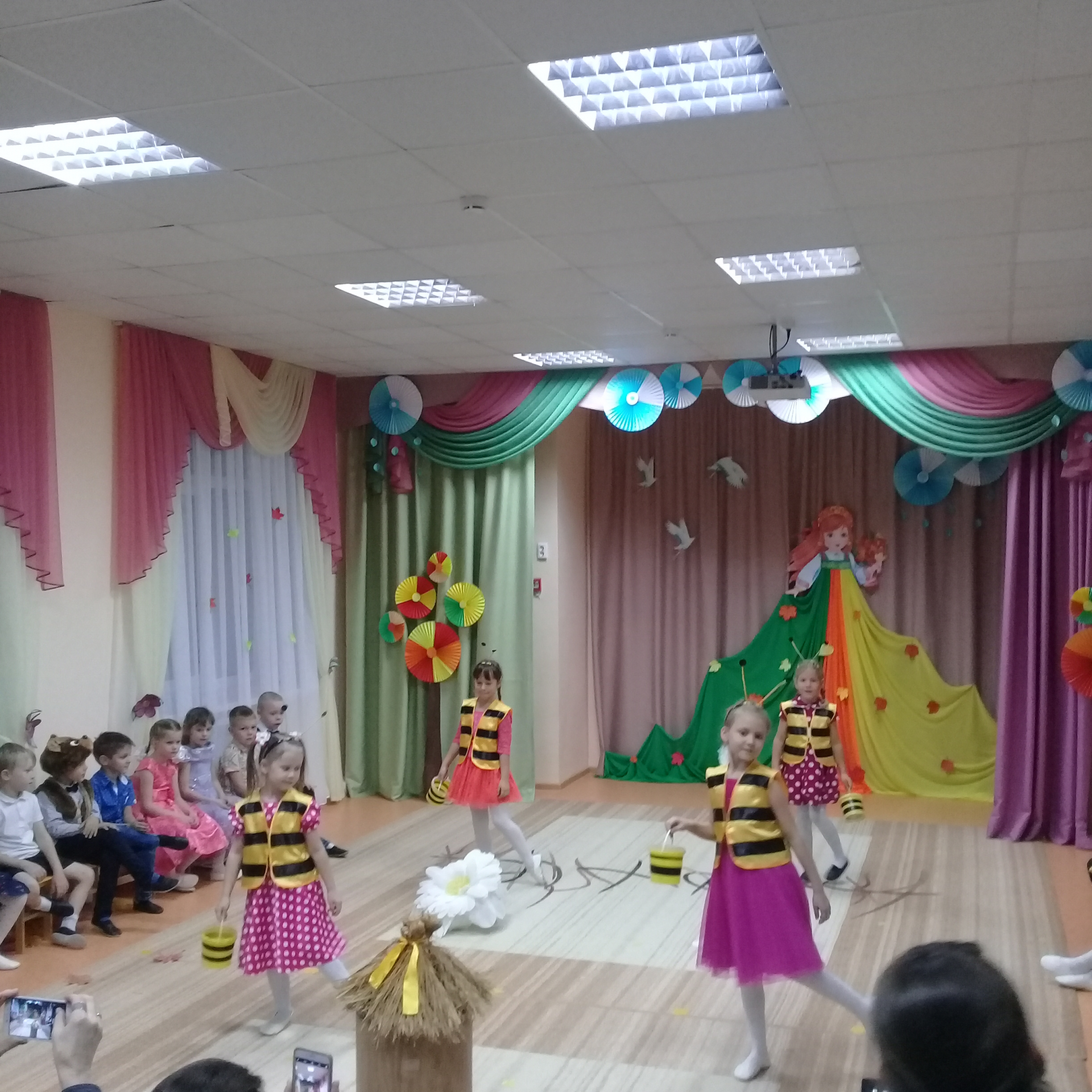 30-31 октября в детском саду «Берёзка» прошли  осенние утренники
