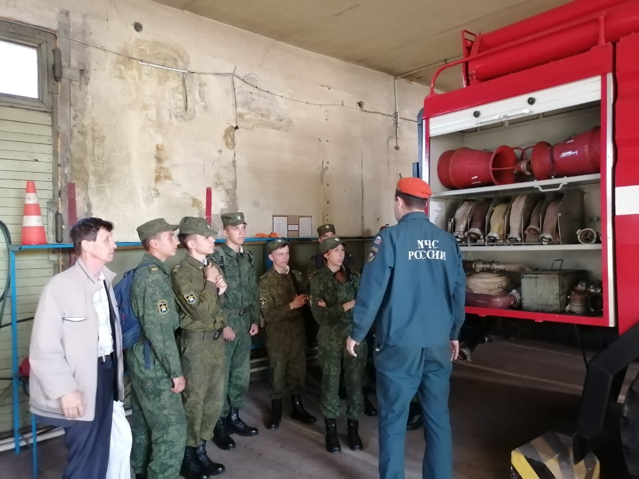 Тетюшские кадеты совершили экскурсию в пожарную часть