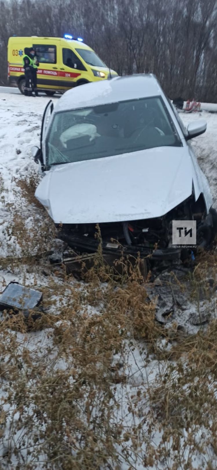 Четыре человека пострадали в результате лобового столкновения иномарки и легковушки в Татарстане