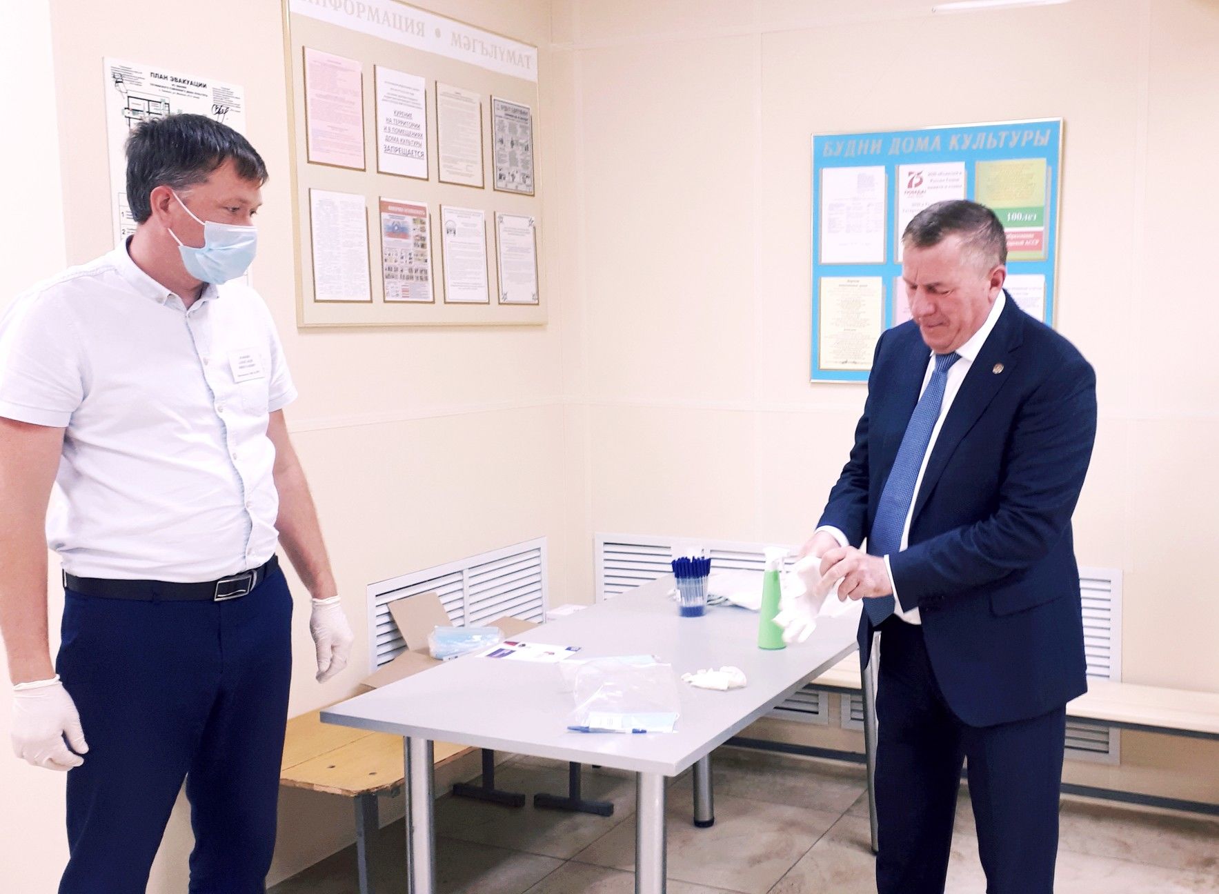 В числе первых по поправкам к Конституции РФ проголосовал глава Тетюшского района Рамис Сафиуллов