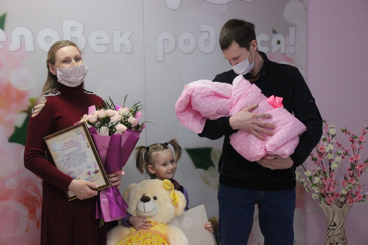Первым ребенком, родившимся в 2021 году в Тетюшском районе, стала девочка