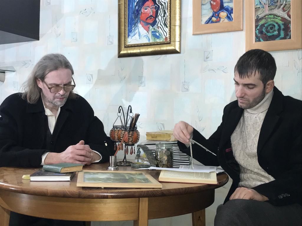 О ходиках, бороде и сапогах:  Артур Файзулоев рассказал  о съемках в фильме