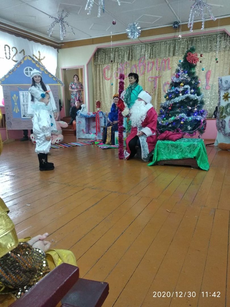 В Кошки-Новотимбаевском СДК показали театрализованное представление "Морозко"