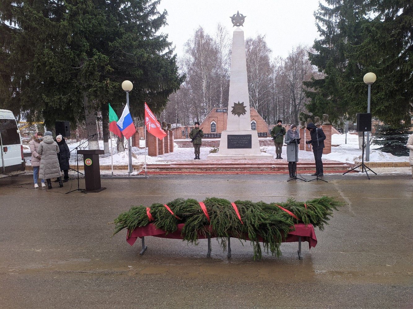 В Тетюшах у Мемориала Славы состоялся торжественный митинг «Гордимся славою героев»