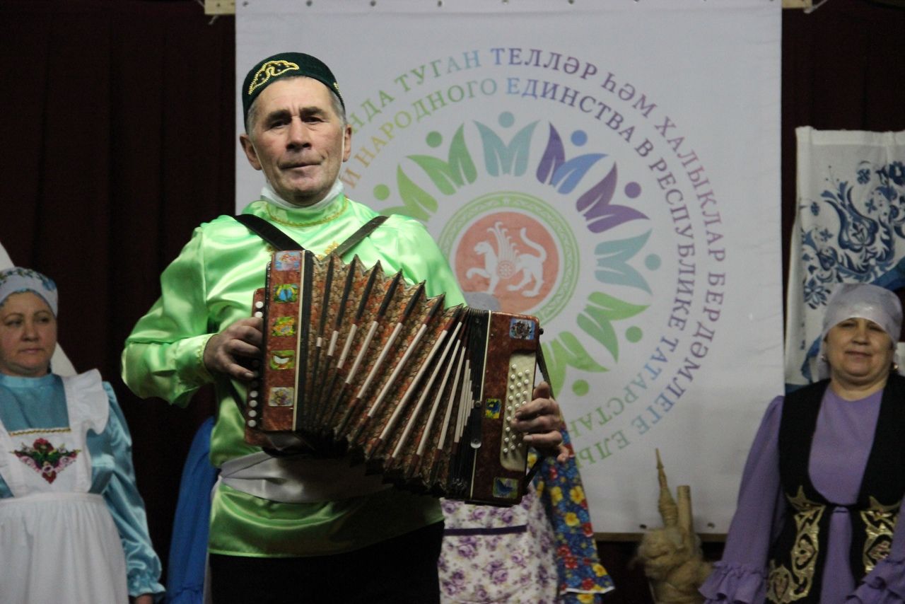 В Байрашеве состоялся фестиваль национальных культур «Мы живем семьей единой»