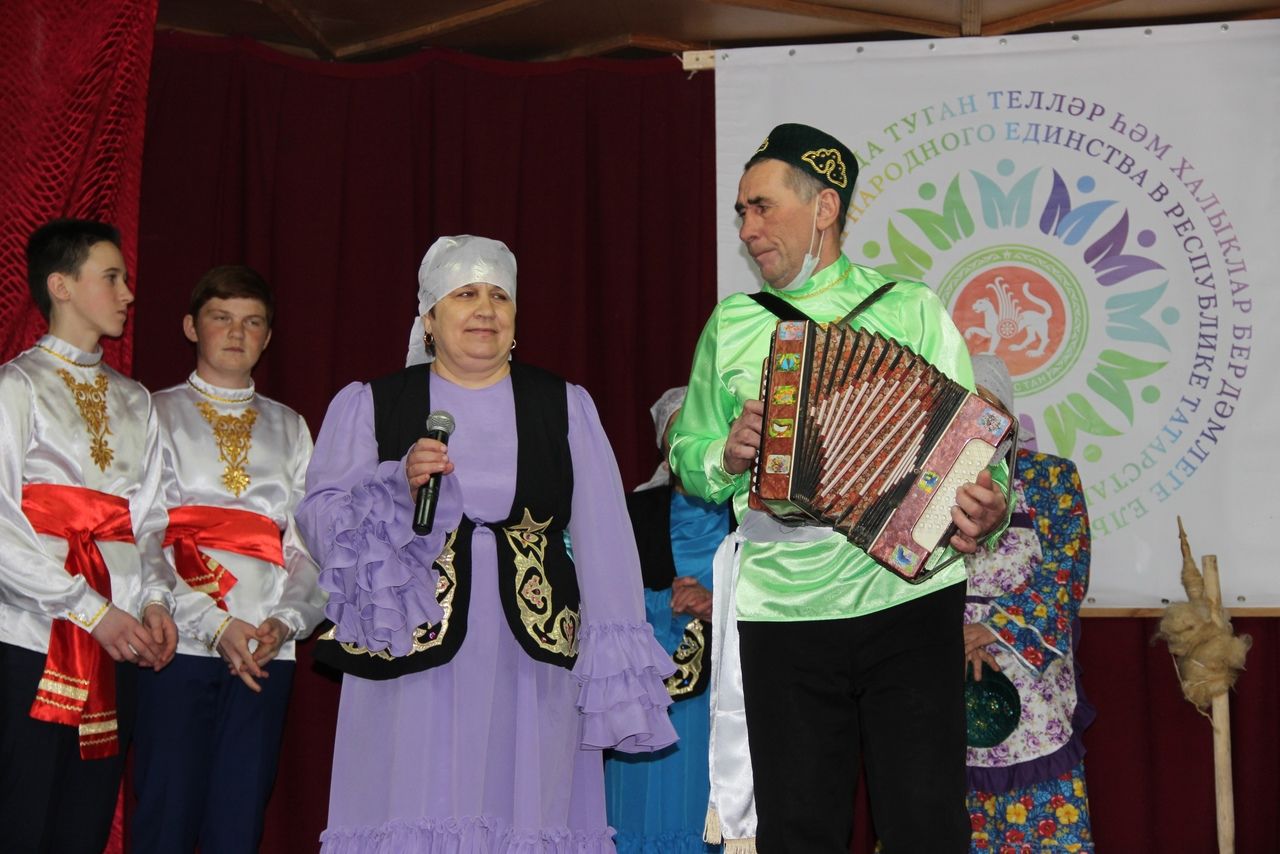 В Байрашеве состоялся фестиваль национальных культур «Мы живем семьей единой»