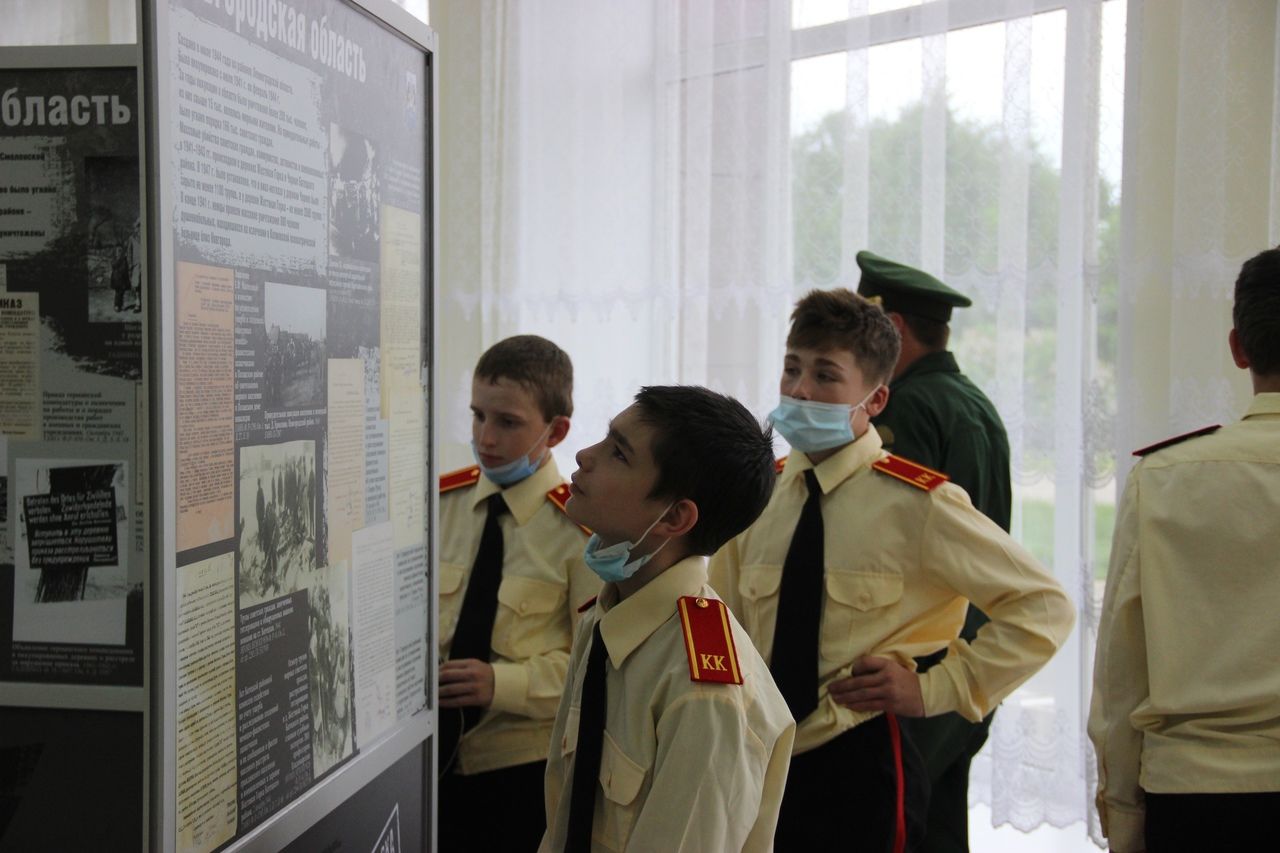 В Тетюшах в РДК открылась выставка «Без срока давности»