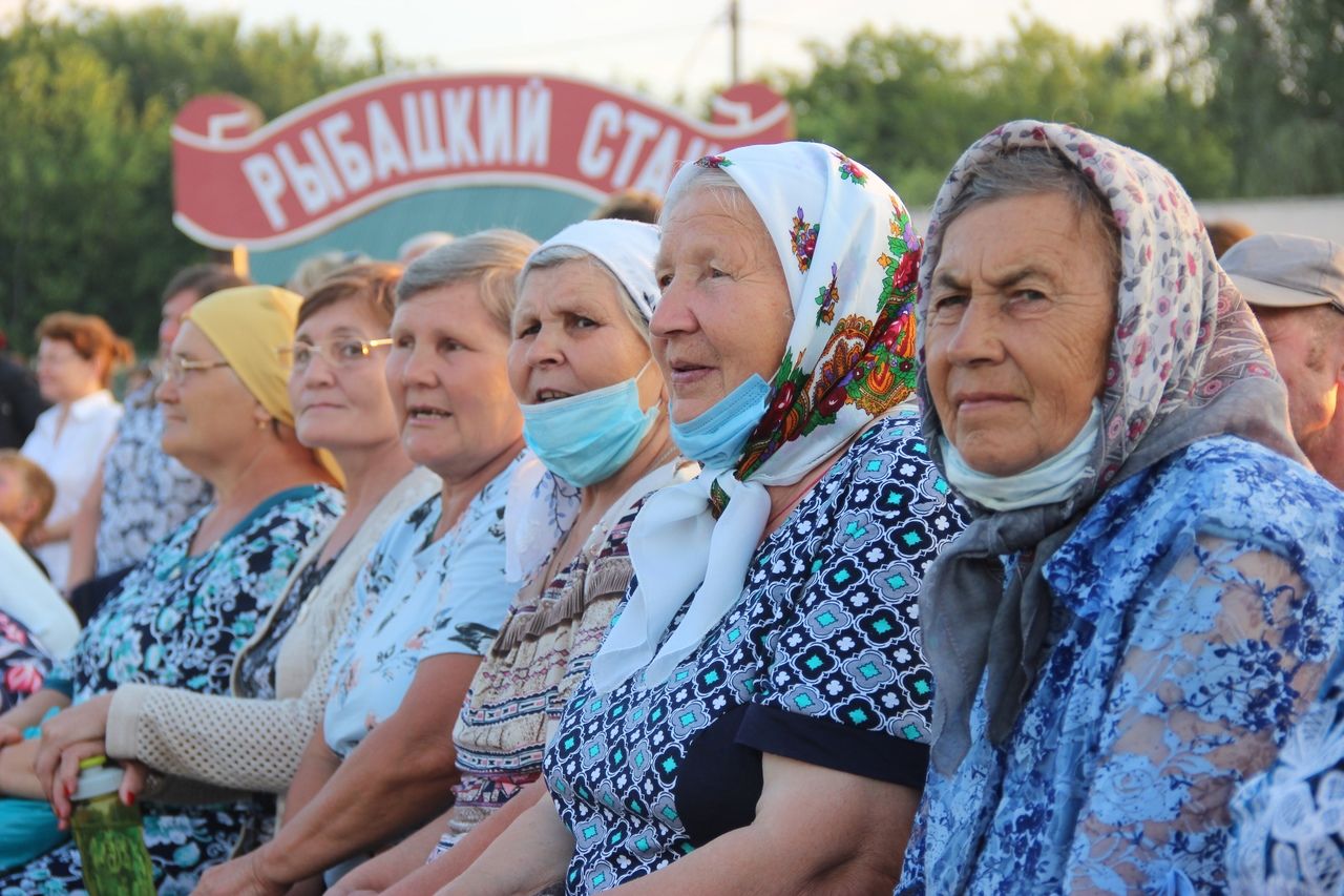 Театрализованное представление "Полотно дружбы" на празднике "Валда шинясь" в Кильдюшеве