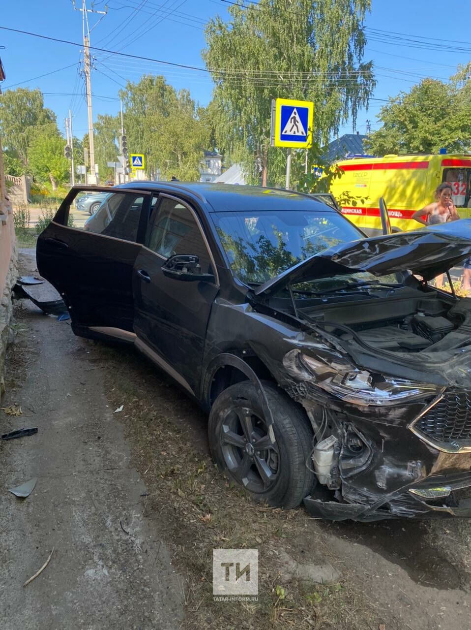 В Татарстане при столкновении внедорожника и легковушки из Удмуртии, пострадал один из водителей