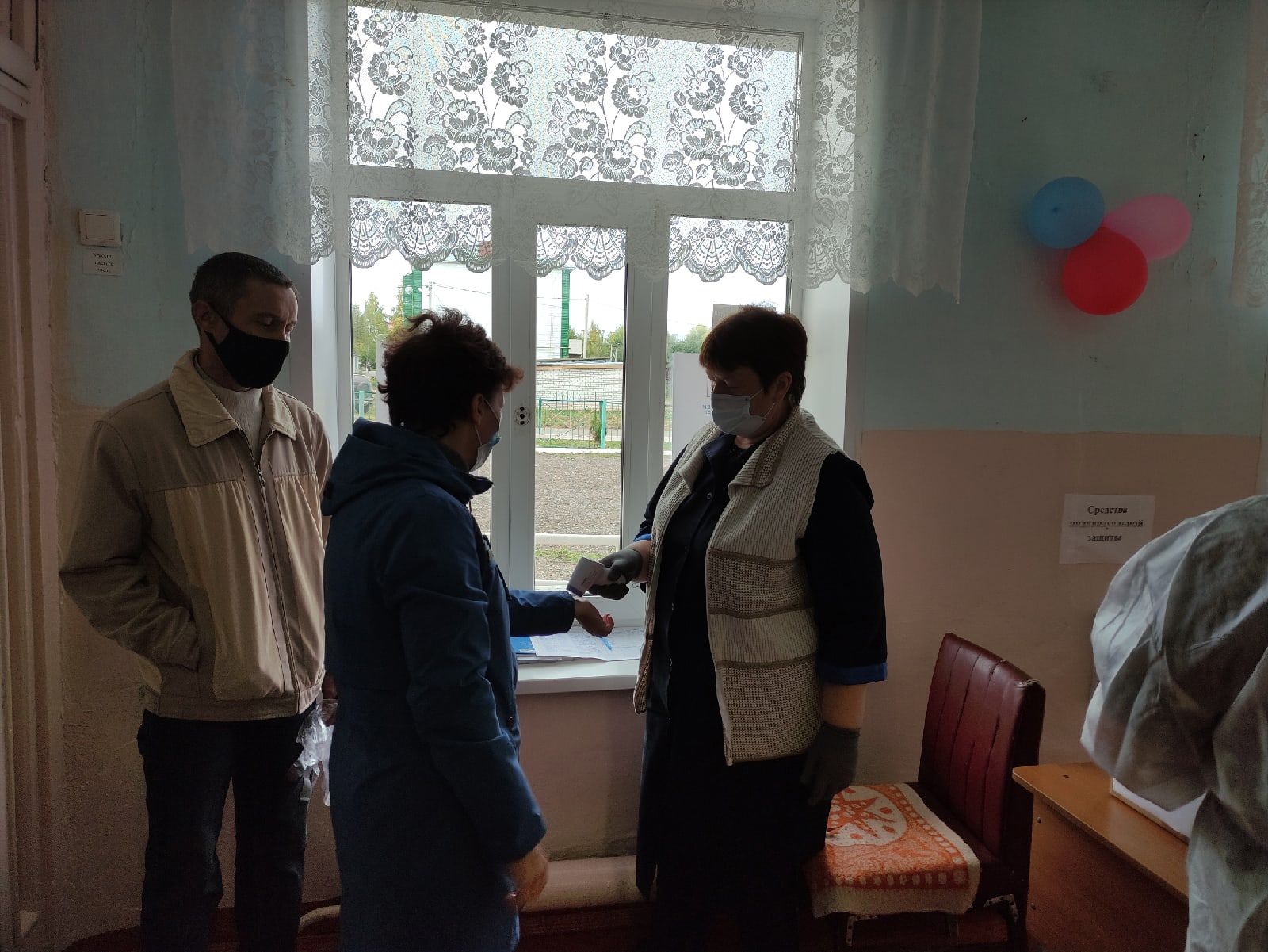Много желающих проголосовать с утра было на избирательном участке №2586, расположенном в Тетюшской школе №2