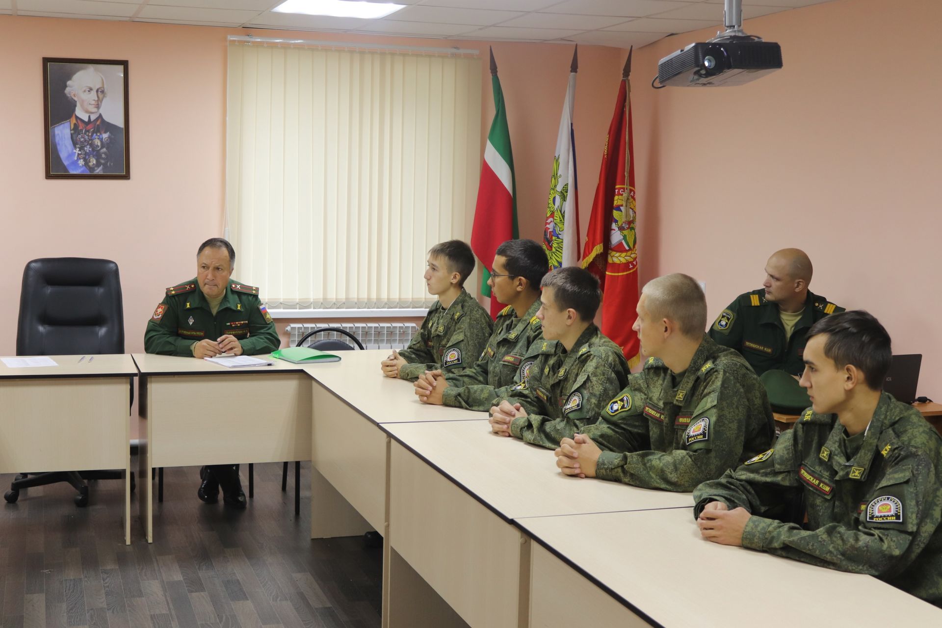 Тетюшские кадеты пообщались с военным комиссаром Тетюшского района