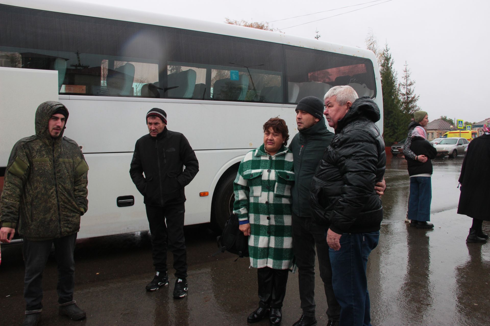 Сегодня в Тетюшах проводили граждан, призванных в рамках частичной мобилизации