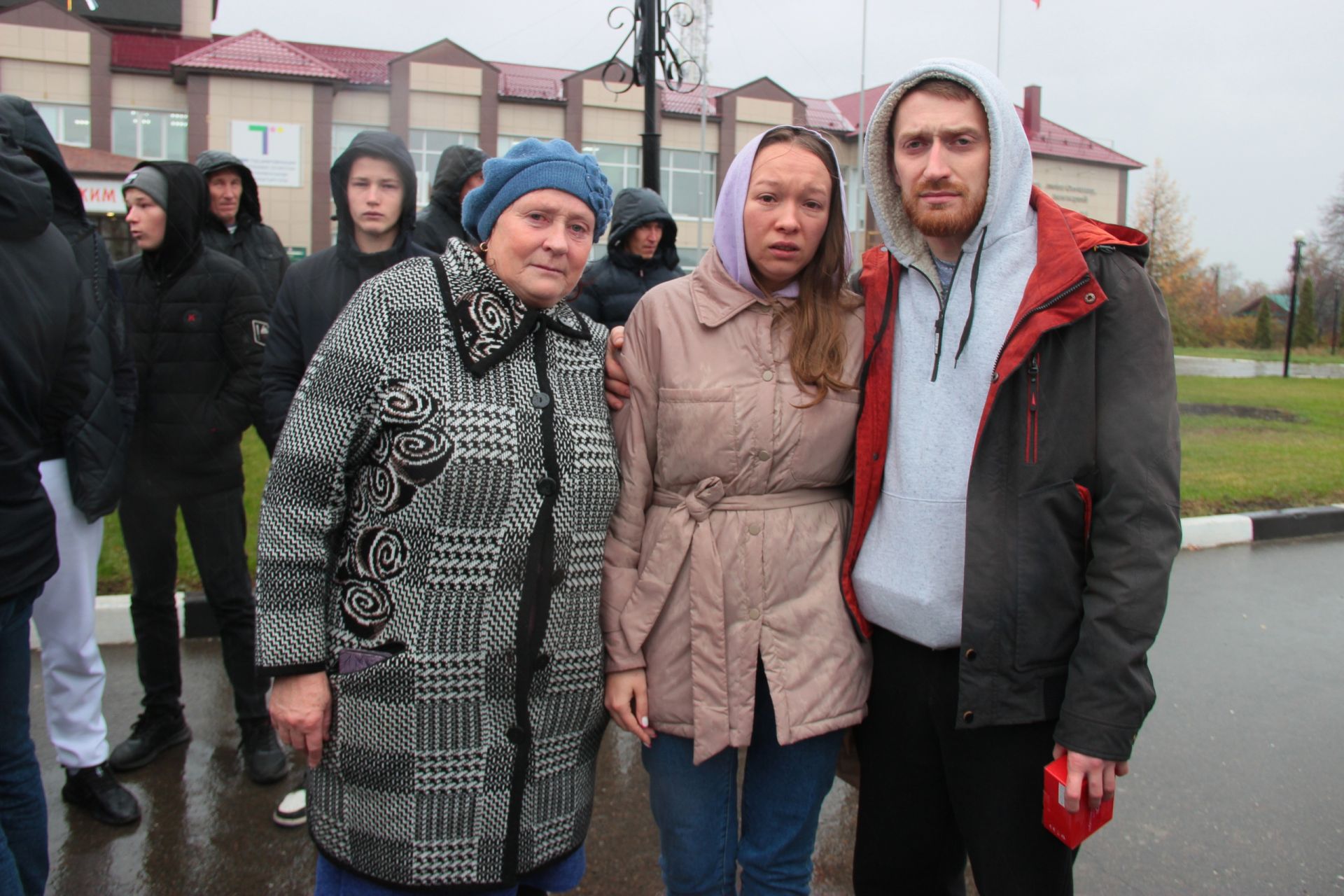 Сегодня в Тетюшах проводили граждан, призванных в рамках частичной мобилизации