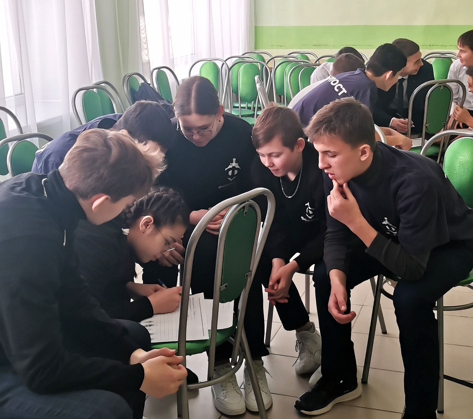 Прошла первая игра в рамках квиз чемпионата «Лига знаний» для молодёжи Тетюшского района