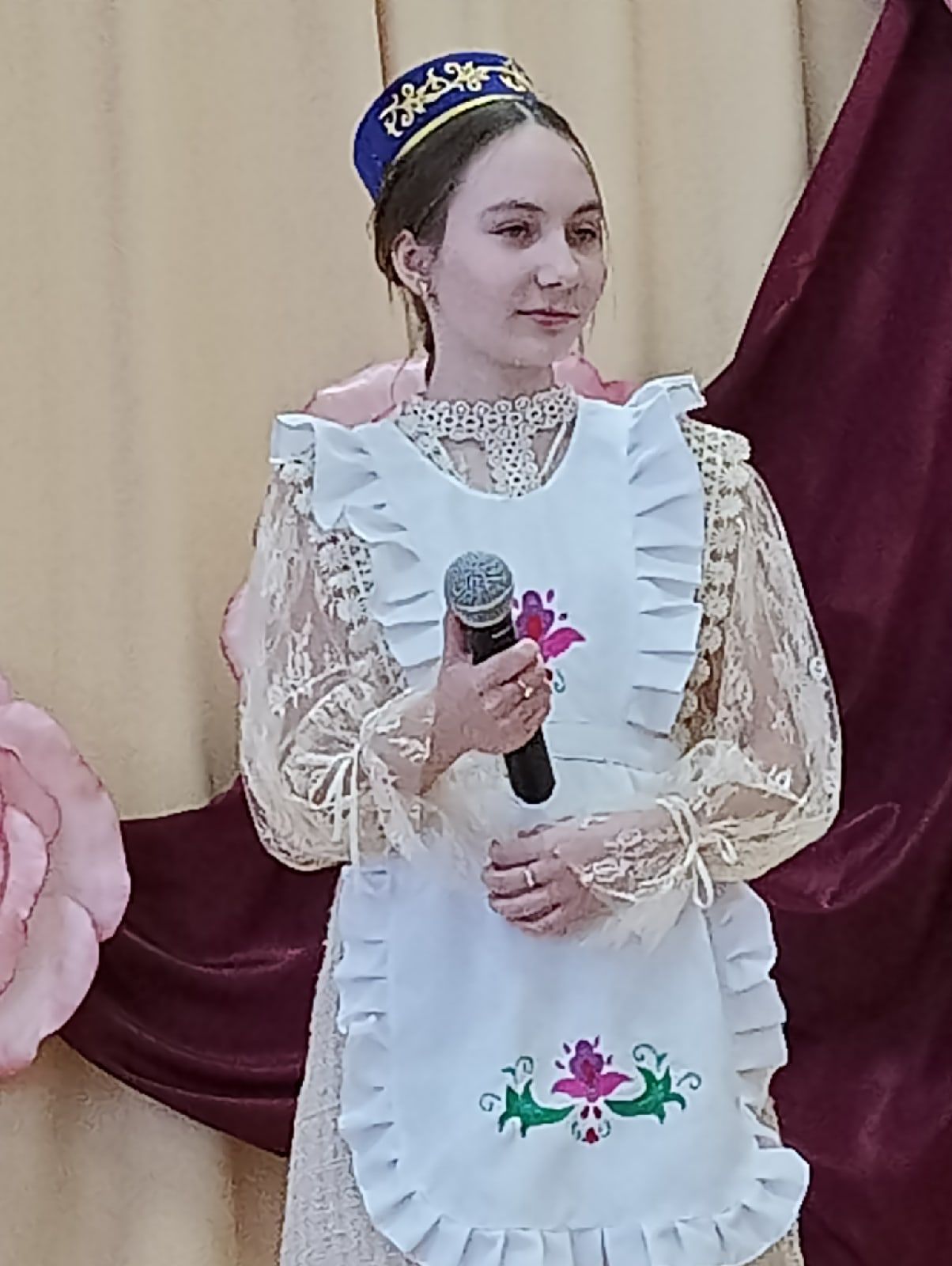 В Тетюшской средней школе № 1 прошел конкурс «А ну-ка, мамы, а ну-ка, дочки»