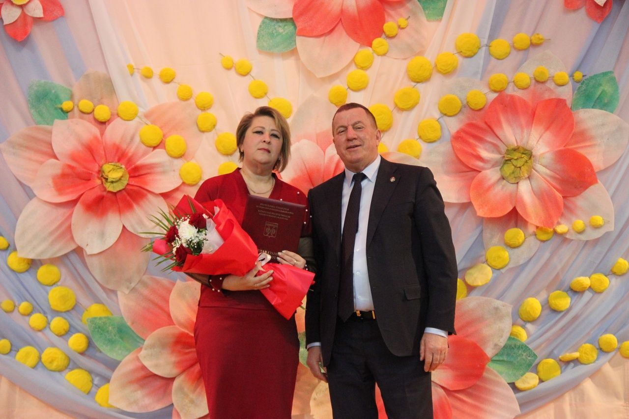 В РДК состоялось торжественное награждение жительниц Тетюшского района
