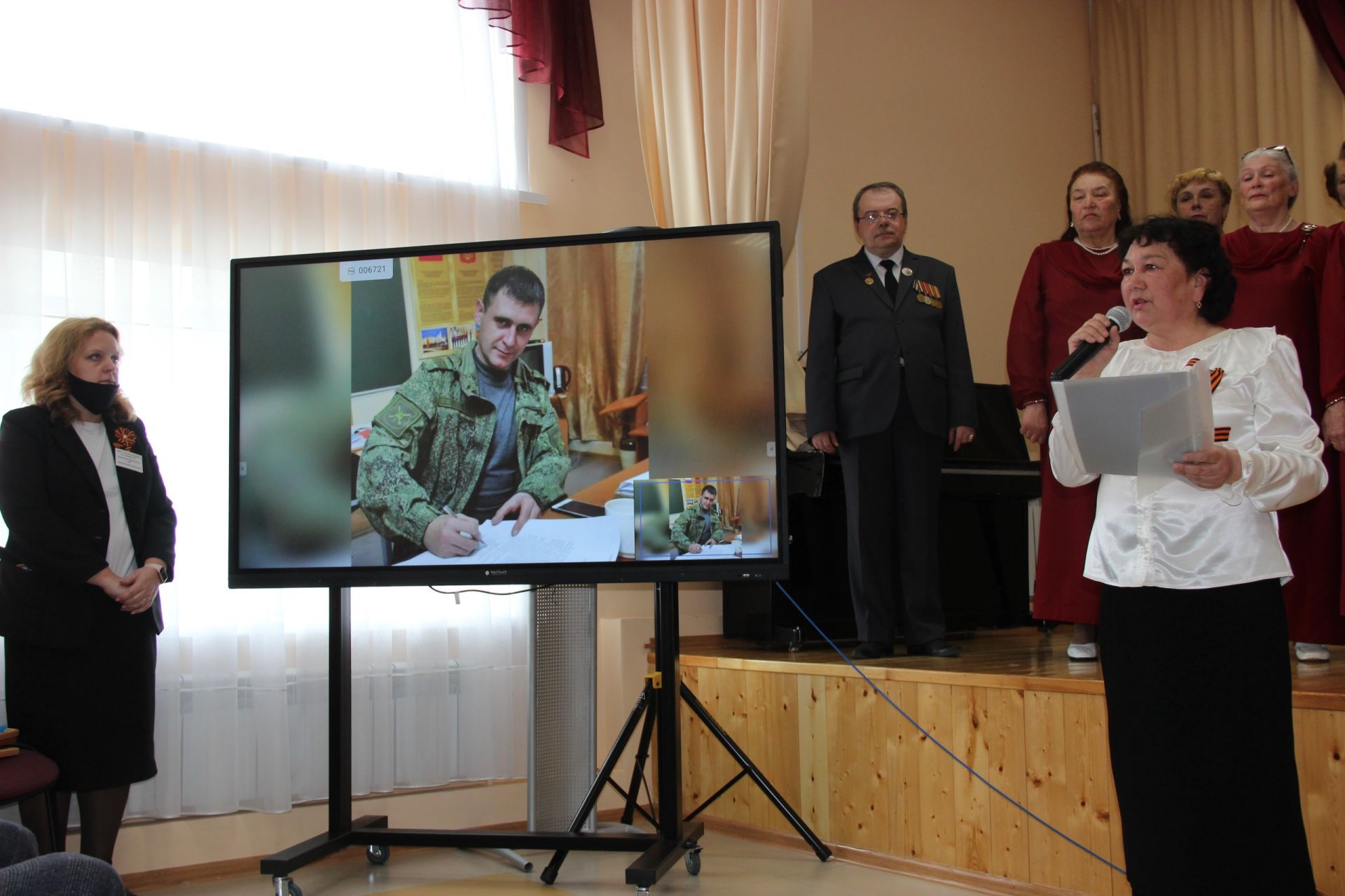 Народный хор ветеранов дарит свое творчество тетюшской молодежи