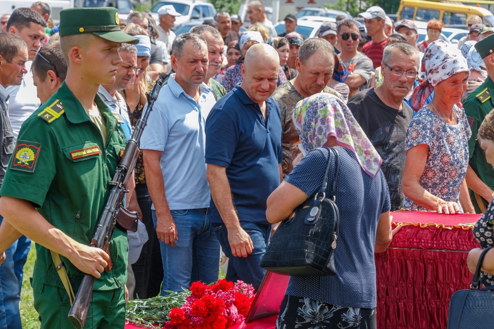 В селе Богдашкино прошла церемония прощания с Николаем Волковым, погибшим 11 мая в г. Попасная ЛНР