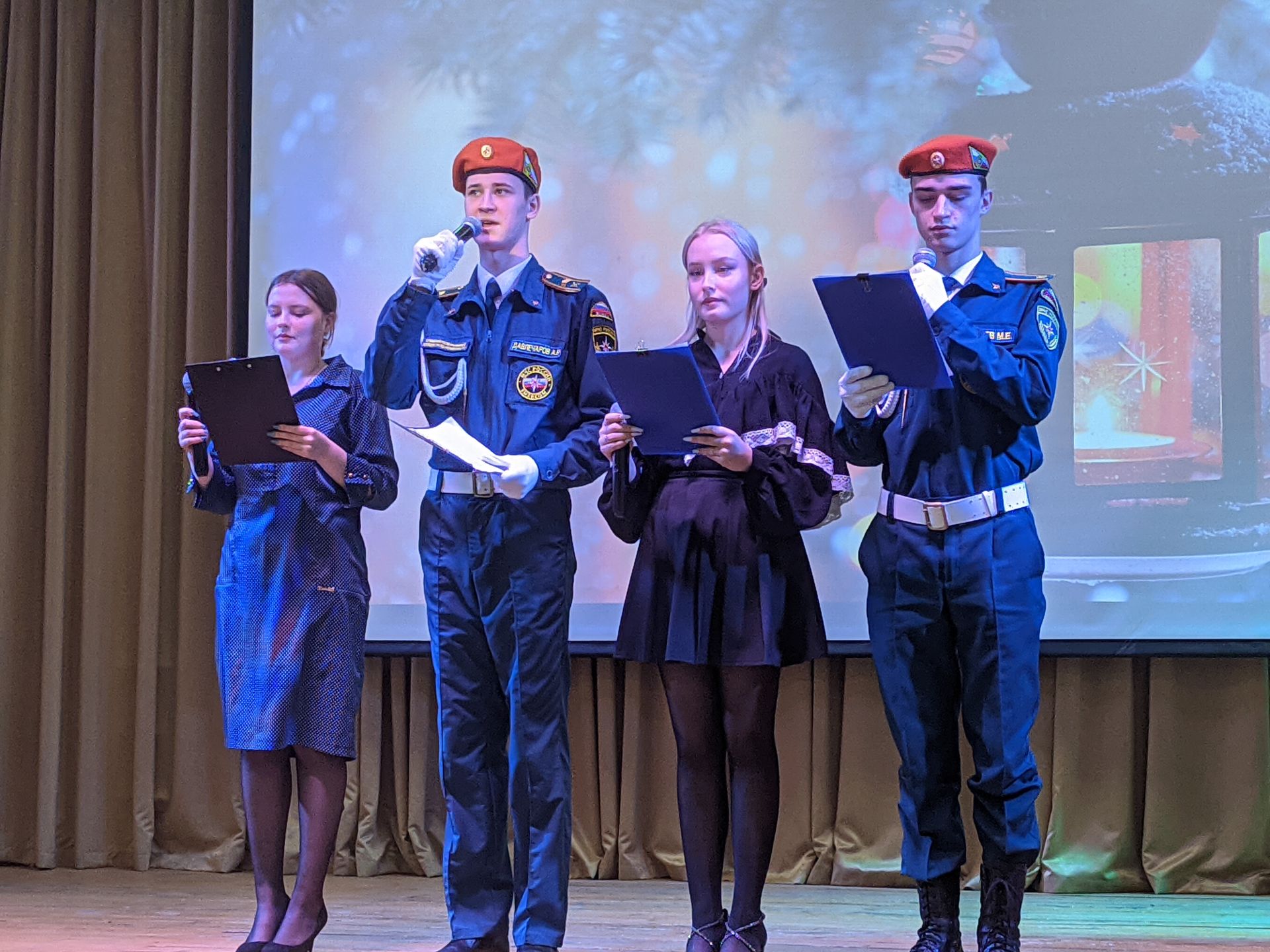 В Тетюшском колледже гражданской защиты проходит концерт ко Дню спасателя РФ