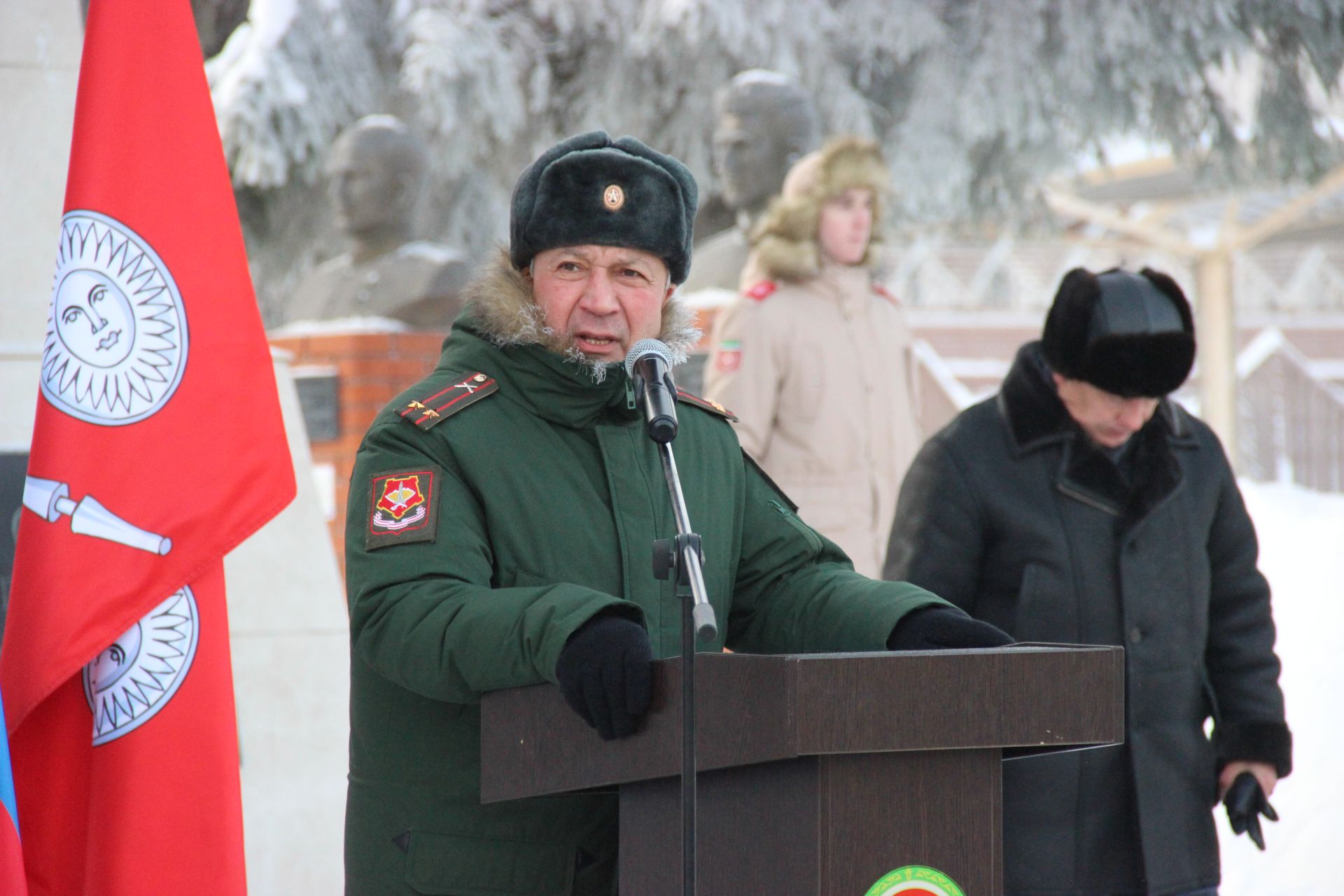 В Тетюшах прошел торжественный митинг, посвященный Дню Героев Отечества