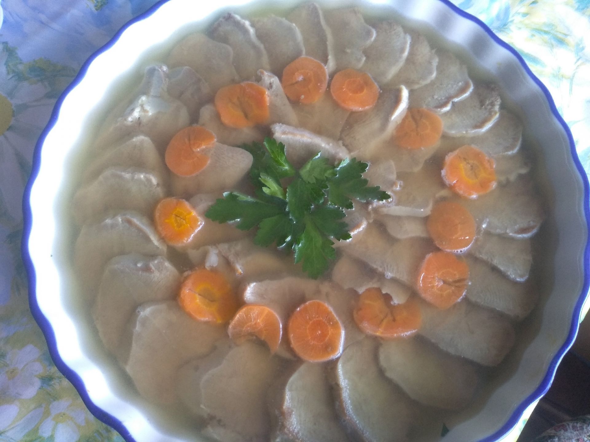 Рецепт от тетюшанки: Заливное из свиного языка