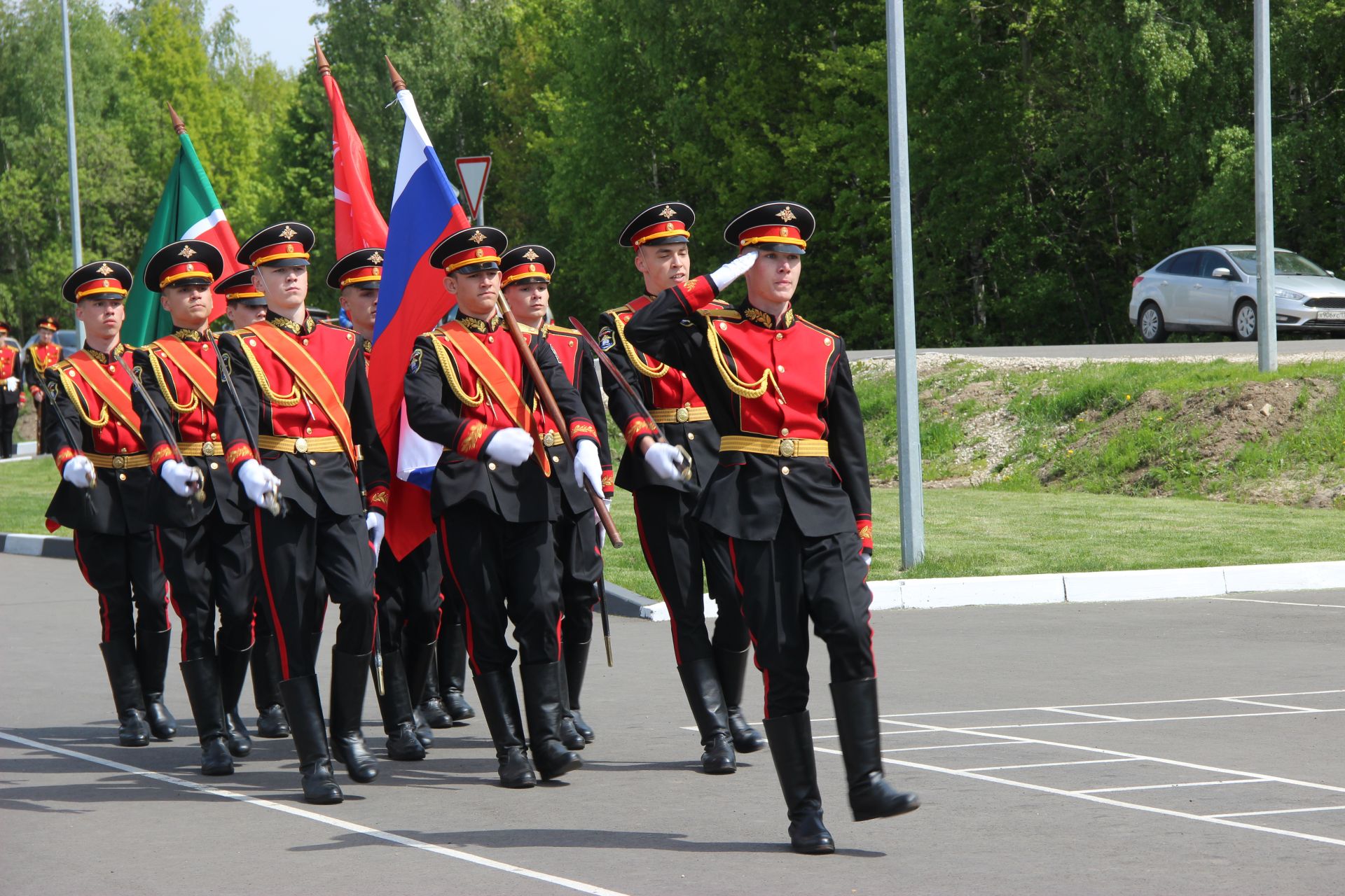Республиканский смотр-конкурс Знаменных групп и Почетных караулов провели в Тетюшах