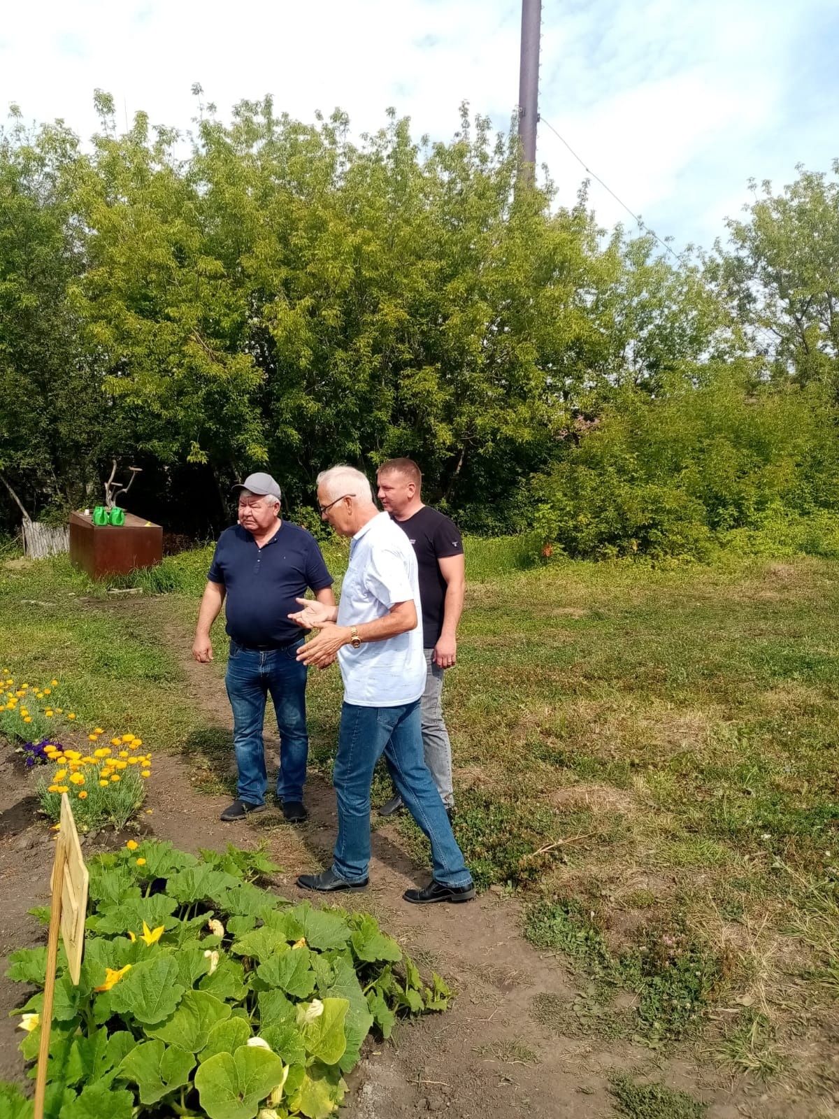 Слухами земля полна, особенно на селе