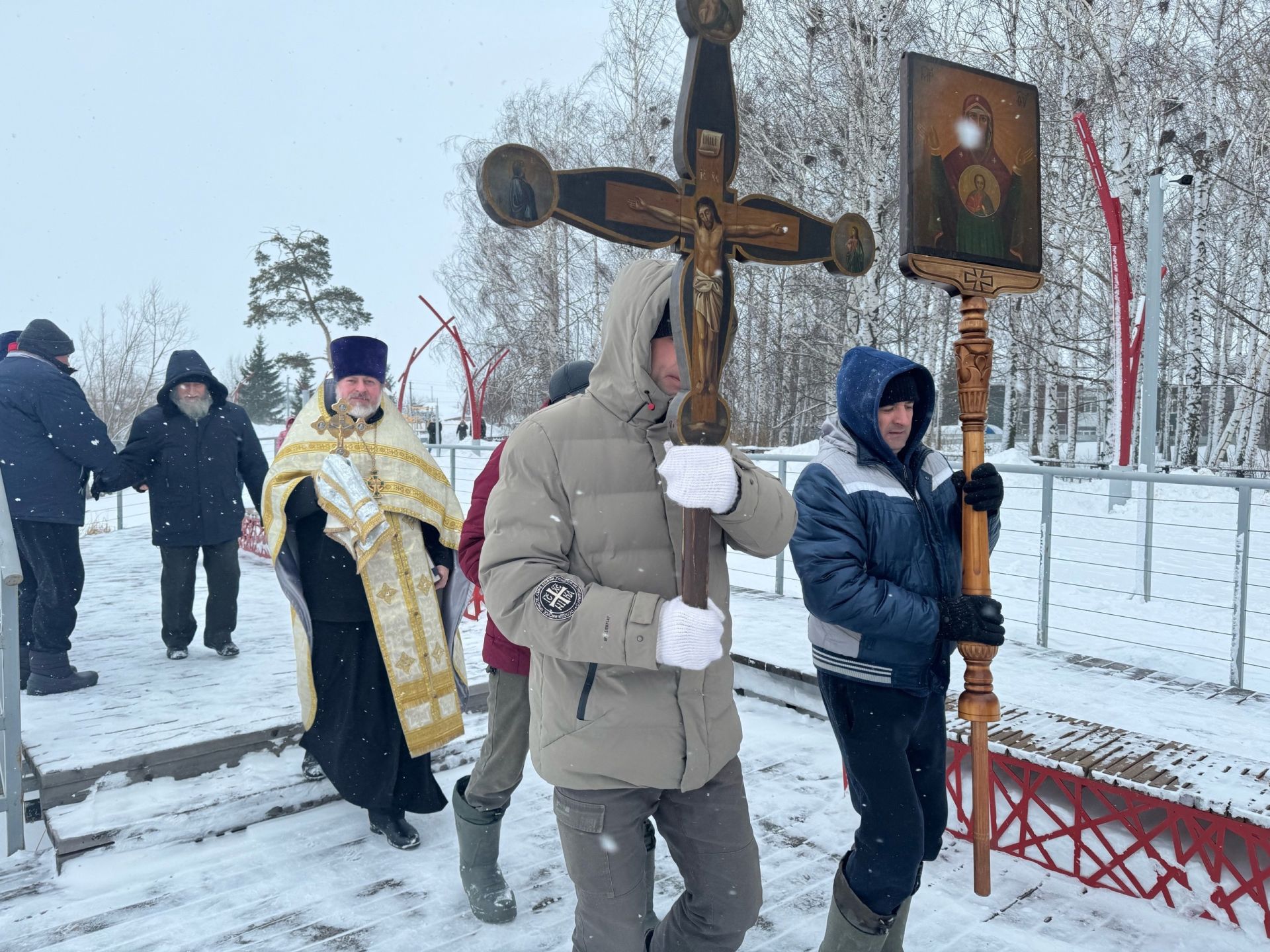 Крещенские купания прошли в Тетюшах на городском пруду