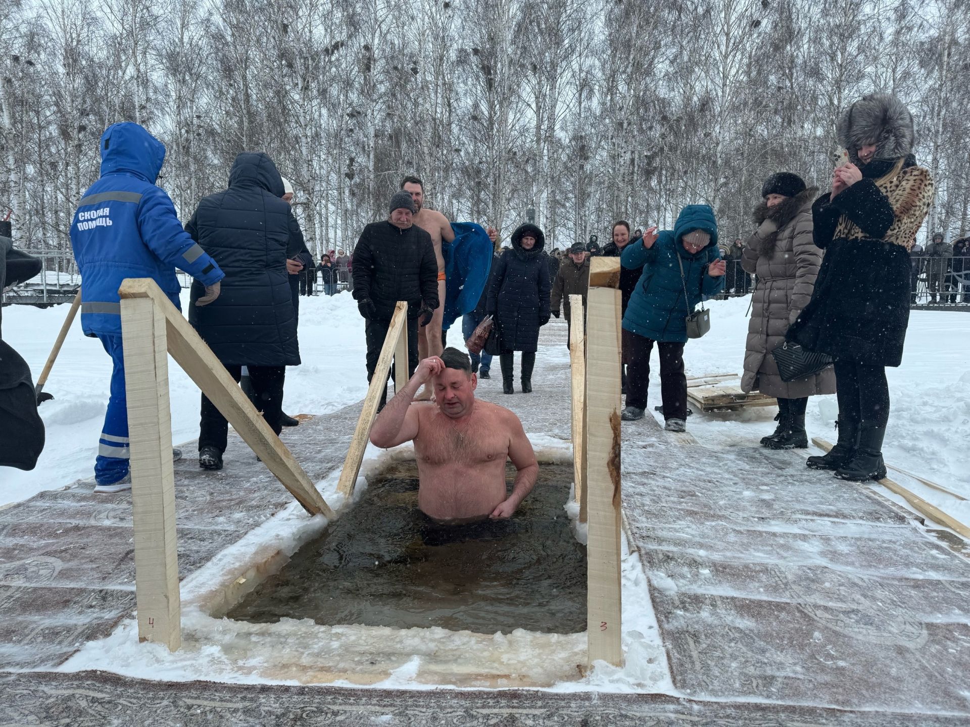 Крещенские купания прошли в Тетюшах на городском пруду