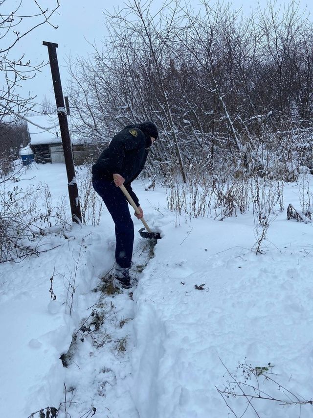 Форпостовцы оказали шефскую помощь в уборке снега пожилым тетюшанам