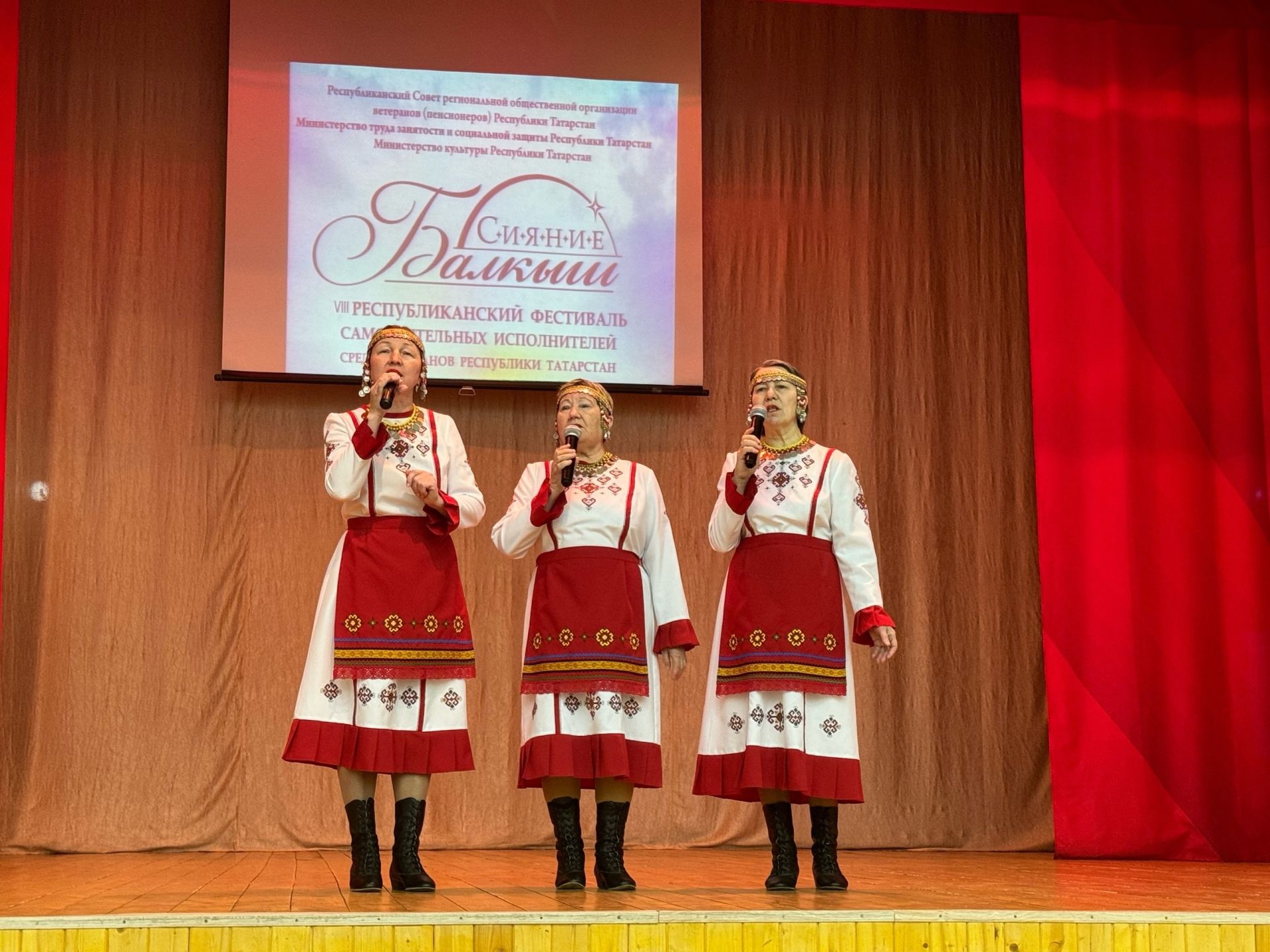 В районном Доме культуры состоялся отборочный тур фестиваля «Балкыш»