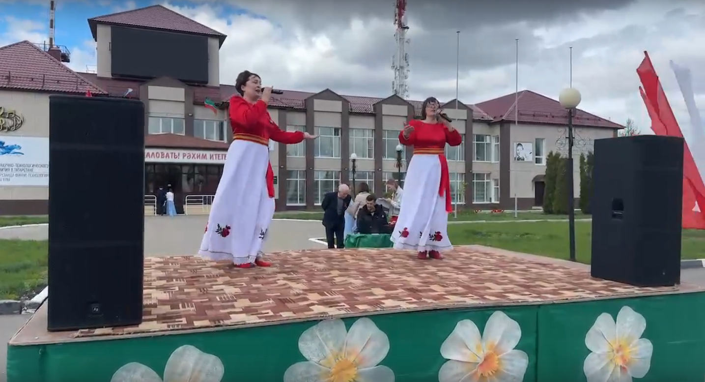 В Тетюшах проходит концертная программа «Встречаем праздник Первомай»