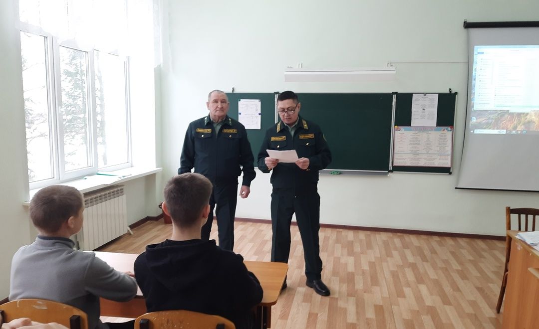В Тоншерминской школе прошла встреча учащихся с работниками лесничества