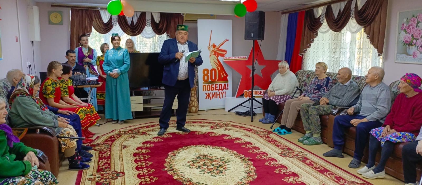 Волонтеры культуры подарили праздничный концерт пенсионерам Тетюшского района