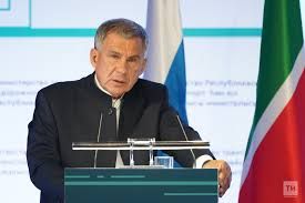 Рустам Минниханова поздравил татарстанцев с праздником Ураза-байрам