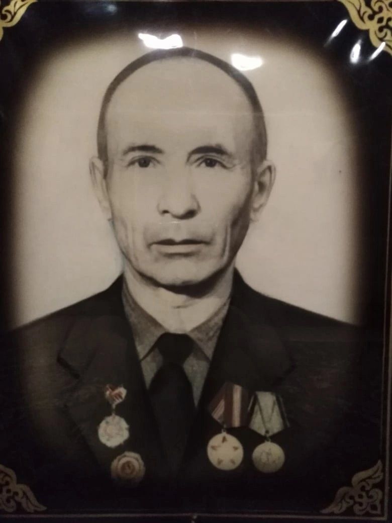 Бабалары белән горурланалар