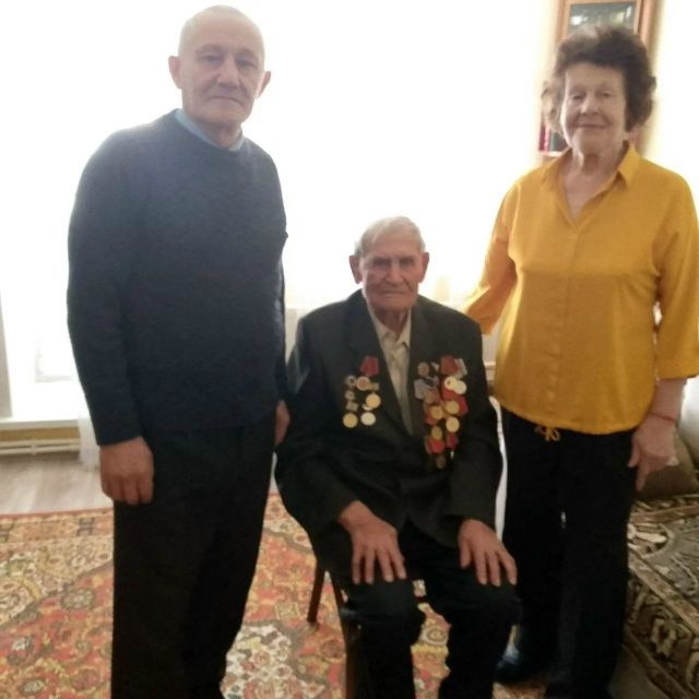 В Тетюшах волонтёры посетили ветерана войны