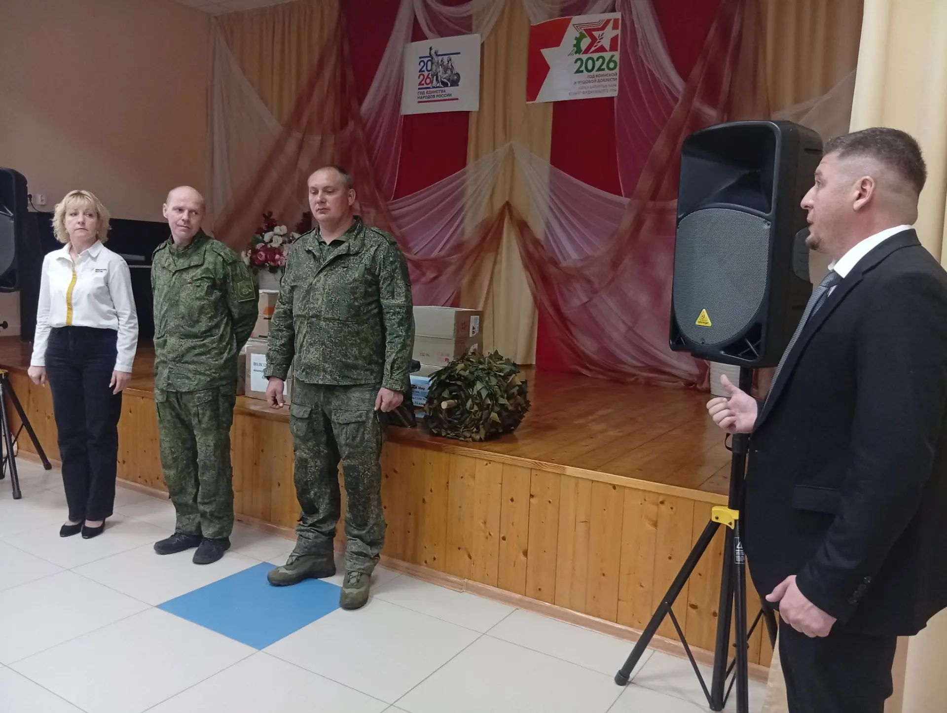 Бойцы инженерно-саперной роты встретились со школьниками