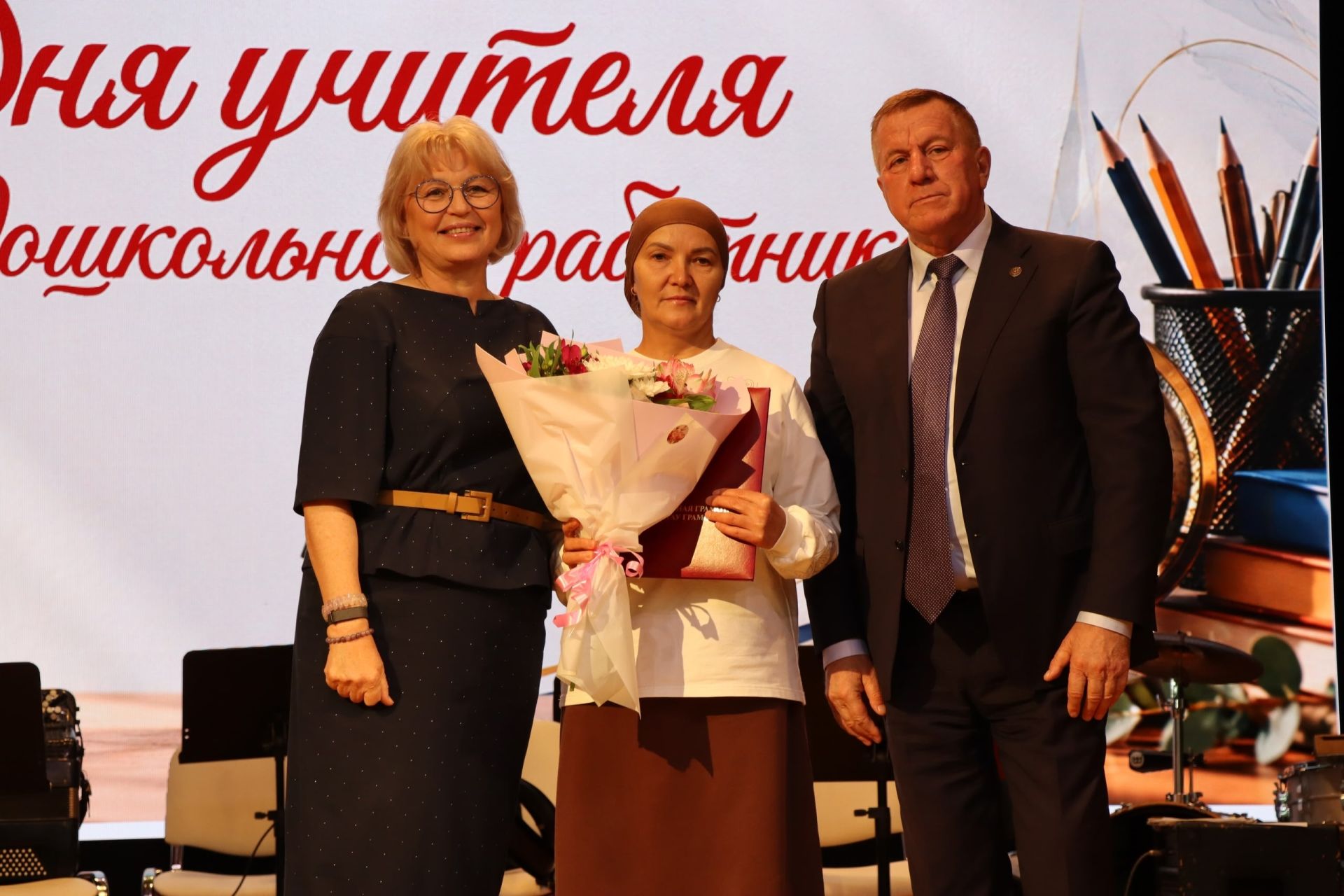 Педагоги Тетюшского района отмечены наградами в преддверии Дня учителя