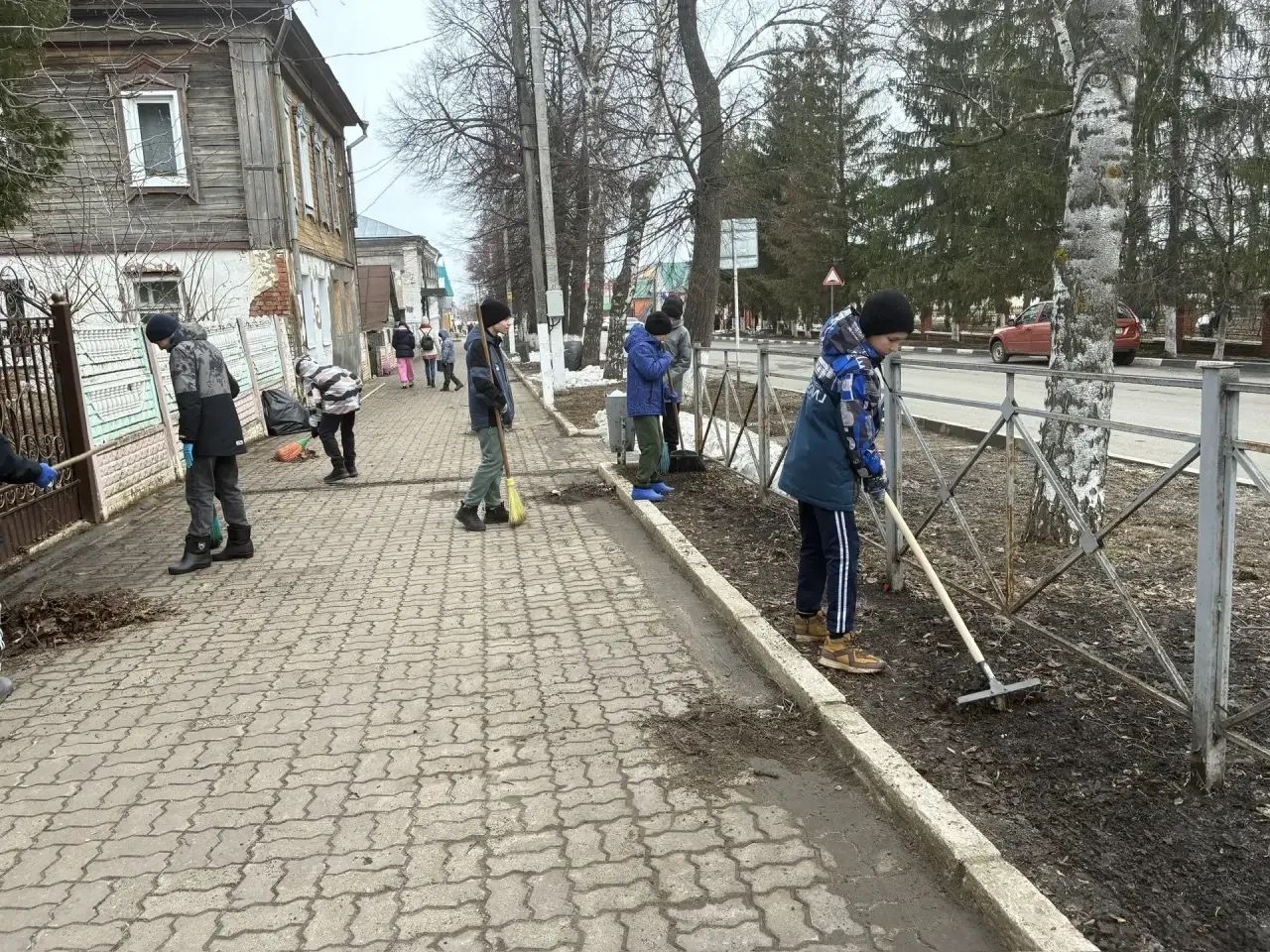 Обучающиеся Тетюшской СОШ №1 приняли участие во Всероссийской неделе субботников