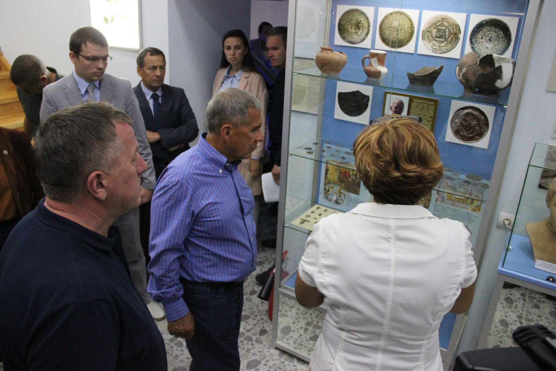 Рустам Минниханов  посетил Музей истории рыболовства в Тетюшах