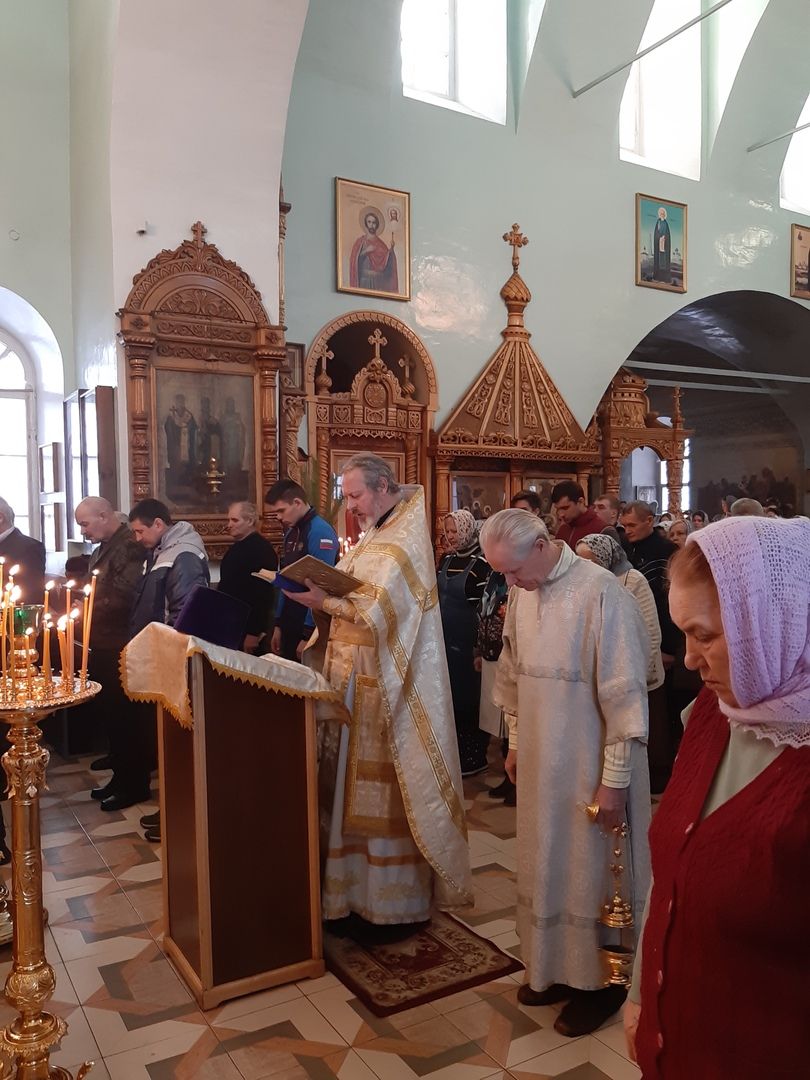 Рождественская литургия в Троицком соборе