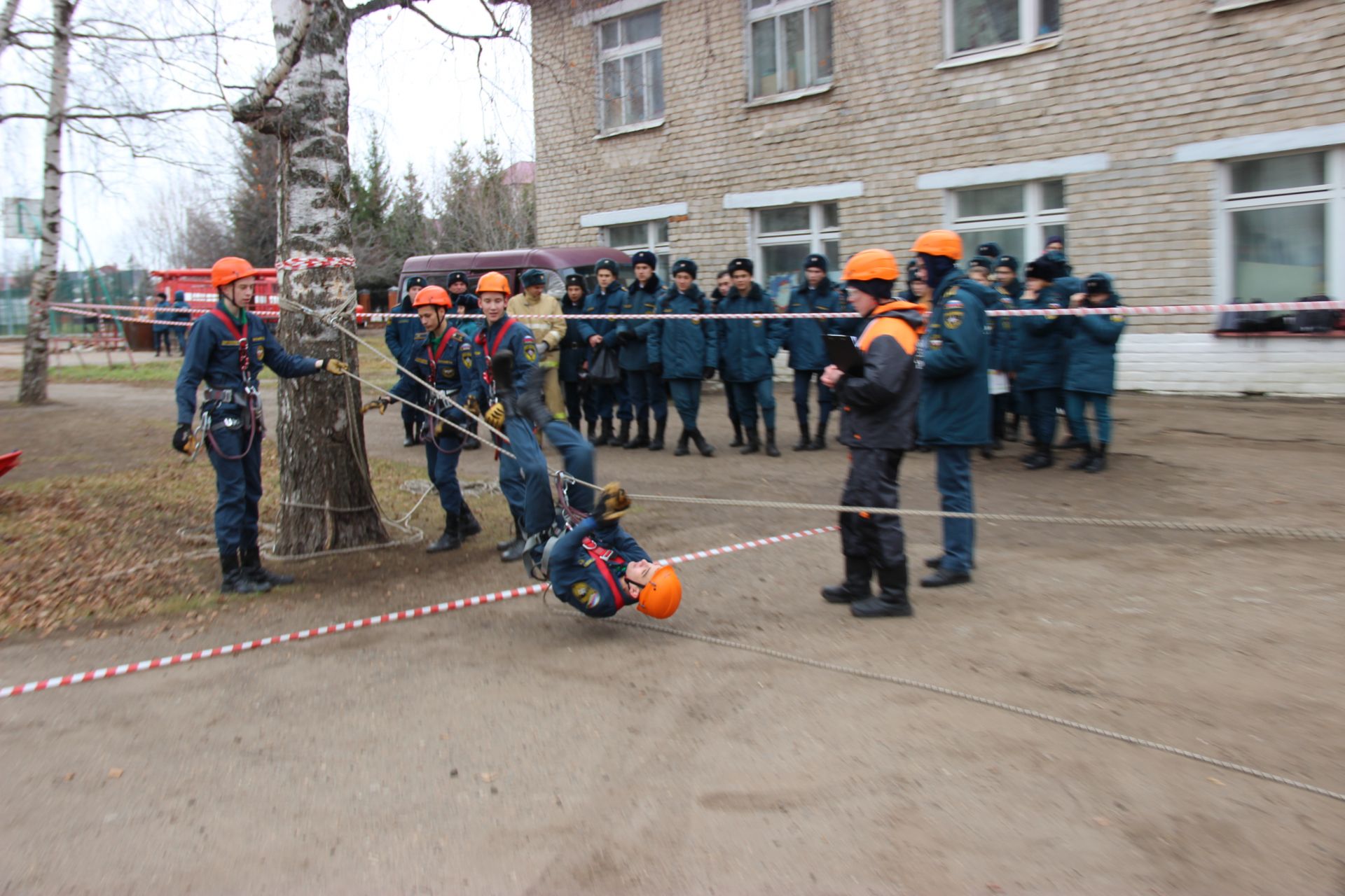 Второй соревновательный день VIII Регионального чемпионата Ворлдскиллс Россия по компетенции «Спасательные работы».