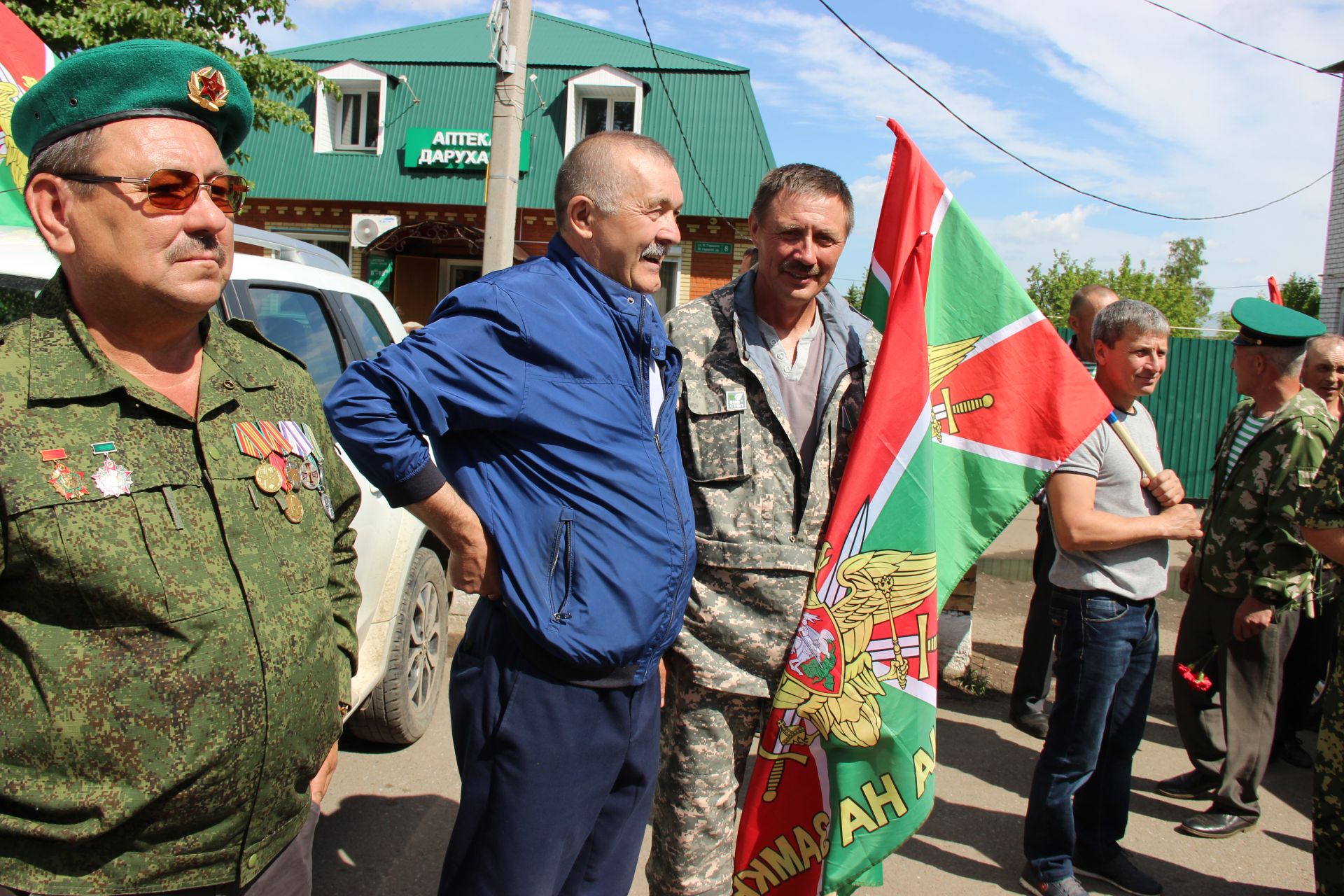 В Тетюшах состоялся митинг , посвященный Дню пограничника, часть 1