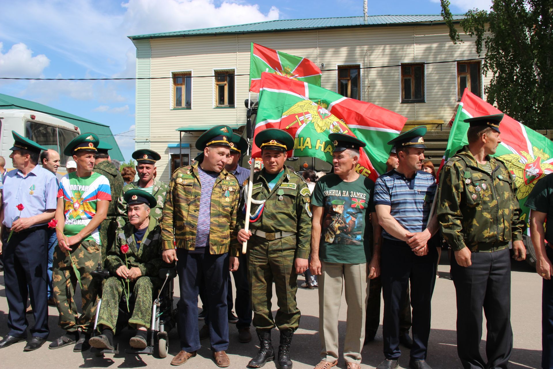 В Тетюшах состоялся митинг , посвященный Дню пограничника, часть 1