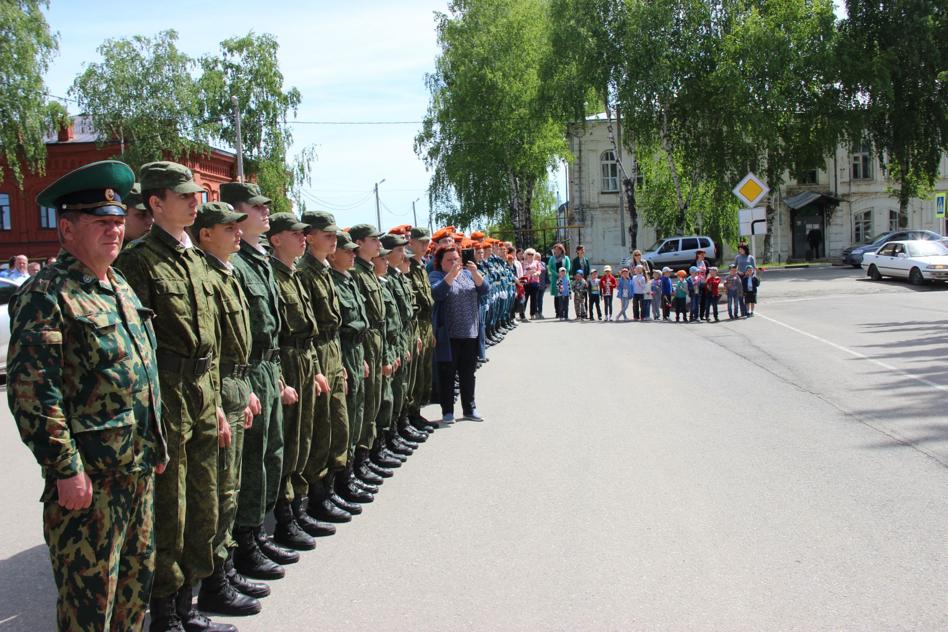 В Тетюшах состоялся митинг , посвященный Дню пограничника, часть 1